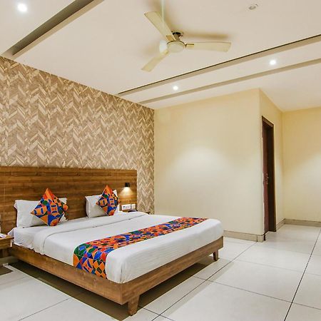 Fabhotel Golden Glory Neu-Delhi Exterior foto